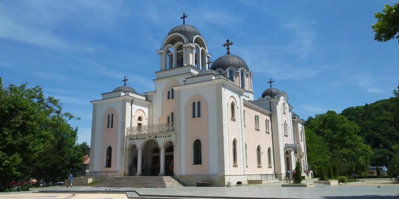 The Tinkov House In Ловеч Экстерьер фото